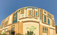 Wyndham Garden Dammam Hotels near Haroun Al Rasheed Mosque