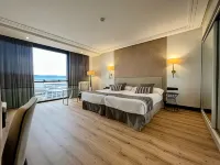 Hotel Bahía Отели рядом с достопримечательностью «Сады Переда»