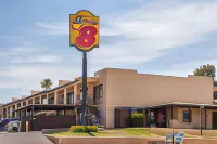 Super 8 by Wyndham Barstow Hotels near Rainbow Florist