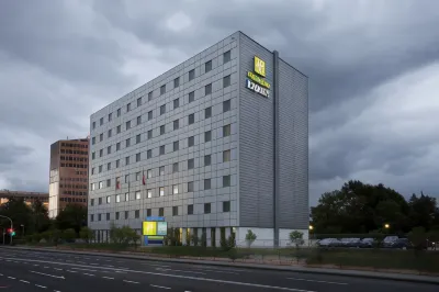 Holiday Inn Express Geneva Airport Hotels near Parc du Pommier