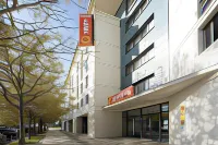 Aparthotel Adagio Access Avignon Hotels near Aéroport d'Avignon - Caumont