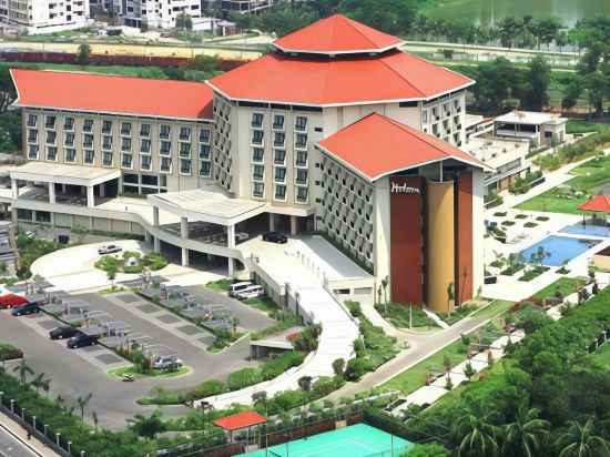 Radisson Blu Dhaka Water Garden Hotel Exterior