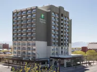 Holiday Inn Express Springfield Downtown Hotels near Forest Park