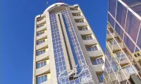 Aseman Hotel Отели рядом с достопримечательностью «Собор Святого Христа Всеспасителя»