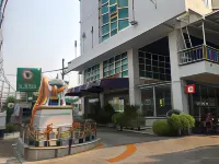 V活力服務式公寓酒店 鄰近Ama Shrine的酒店