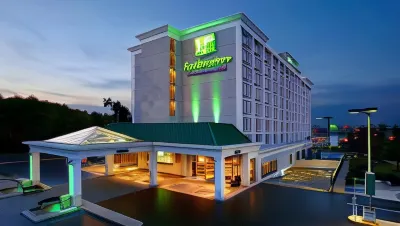 Holiday Inn Little Rock-Presidential-Dwntn Hotels near Walgreens