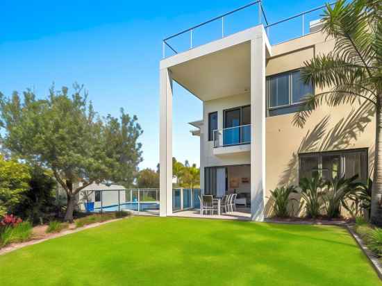 Sand Dunes Resort Hotel Exterior