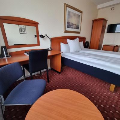 Basic Twin Room Chesterfield Hotel Promo Code