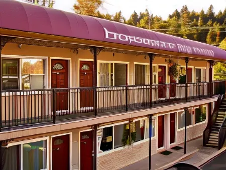 The Classic Horseshoe Bay Motel