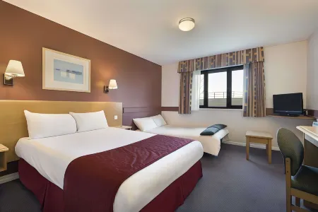 Days Inn by Wyndham Membury M4