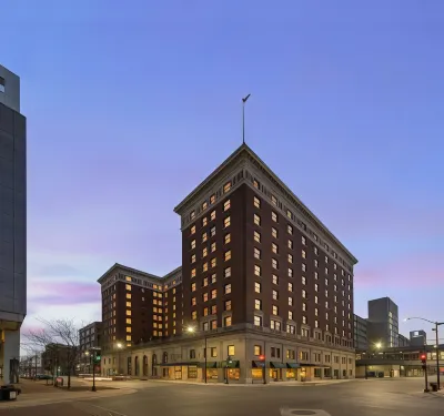 Hotel Fort des Moines, Curio Collection by Hilton Hotels near Verizon