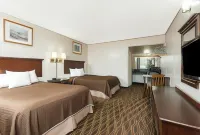 Howard Johnson by Wyndham Springfield Hotels near American International College