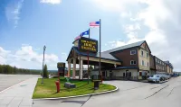 Gray Wolf Inn & Suites Hotels near Museum of the Yellowstone