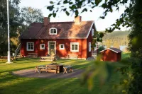 STF Undersvik Gårdshotell & Vandrarhem Hotels near Galvåns naturreservat