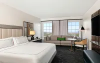 Mills House Charleston, Curio Collection by Hilton Hotels near Kahal Kadosh Beth Elohim (KKBE)