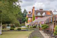 Cantley House Hotel - Wokingham Hotels near Mollison Way Play Area