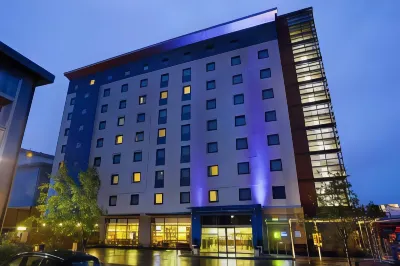 Holiday Inn Express Windsor Hotel dekat Farnborough Airport