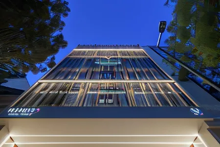 Acropolis Magenta Luxury Suites