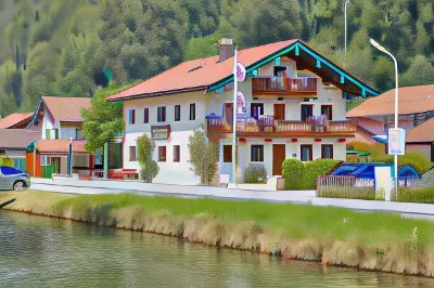 Hotel Alte Säge Ruhpolding GbR Harry Häußer & Stefanie Häußer-Wehr Hotels in der Nähe von Traunstein Klinikum