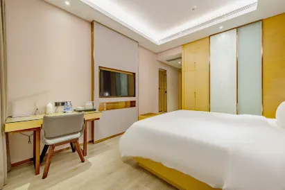 Lavande Hotel (Shenzhen Luohu port international trade metro station store)