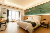 Longju Xiangxi Lishe Hotel (Shuyang East High-speed Railway Station Branch) Hotel berhampiran Puyang Vocational and Technical College