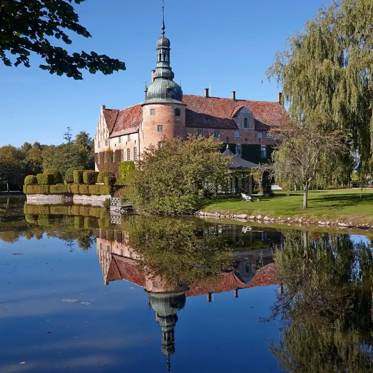 Hotels near Lillöborgen