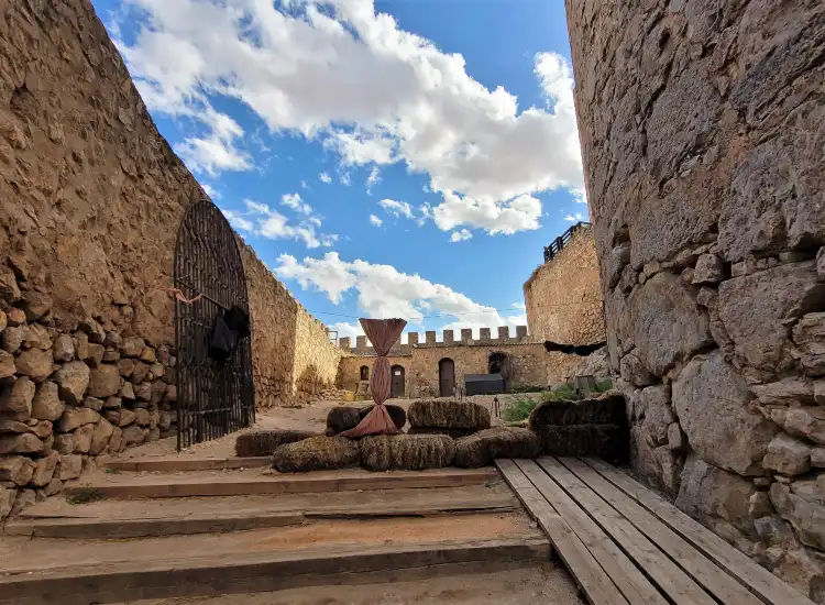 Hotels near Castillo de Consuegra