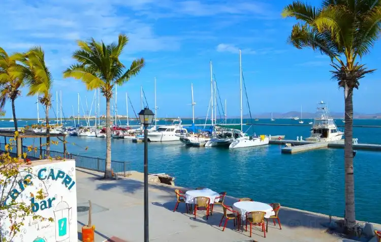 Hoteles cerca de Saldos La Baja