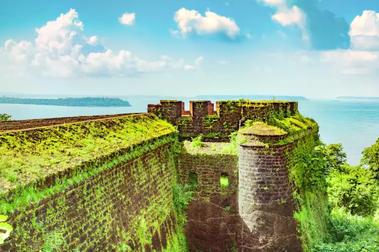 Hotels near Fort Aguada