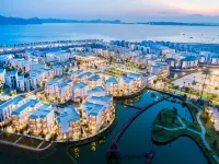 Oakwood Ha Long Hotels near Halong Discovery