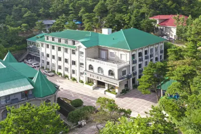 LuShan PanShanYinShe Resort Hotel Отели рядом с достопримечательностью «Пейзажный район Цуйшань»