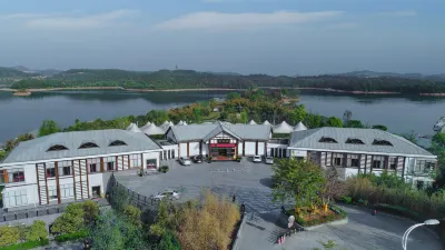 MianYang LeiYao Resort Hotel โรงแรมใกล้Xianhai Primary Marina