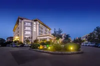 Madison Hotel near The Yantai Government and Yantai University Hotels in Yantai