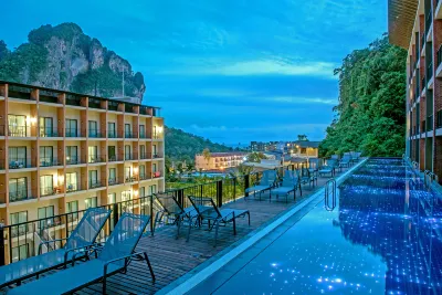 Sugar Marina Hotel Cliffhanger Aonang Отели рядом с достопримечательностью «Krabi Seaview Cabin Club 4»