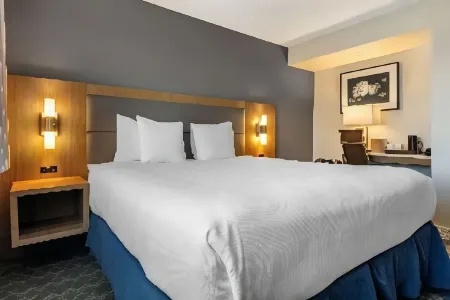 Best Western Plus Vancouver Airport Hotel