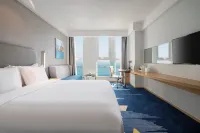 Holiday Inn Express Qingdao West Coast Golden Beach Hotels in Qingdao