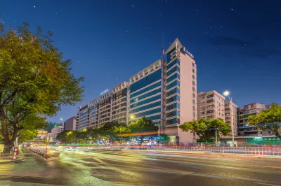 Elong Hotel (Zhaoqing Qixingyan Archway Plaza) Hotels near Wal-Mart (Zhaoqing Kangle North Road Branch)