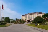 City Celebrity Hotel Hotels near Xinjin South Railway Station