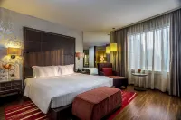 Hilton Bangkok Grande Asoke SM Tower周辺のホテル