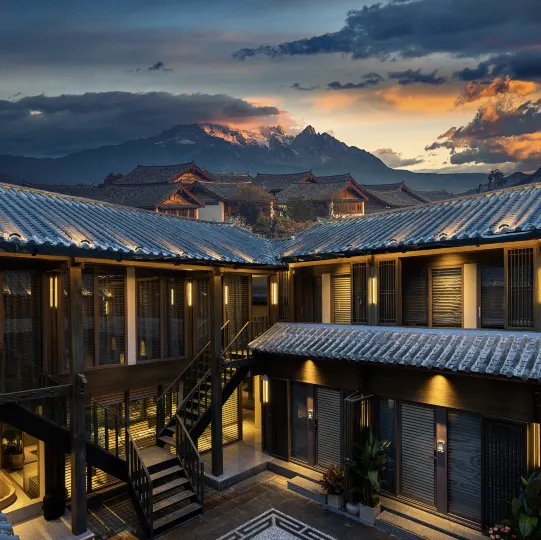 The Old Town of Lijiang: A Lifetime Home stay for Designers (Dashui Store)