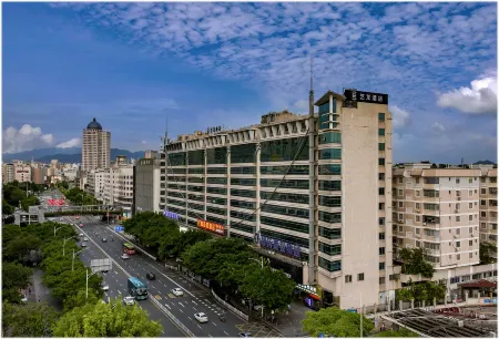 Elong Hotel (Zhaoqing Qixingyan Archway Plaza)