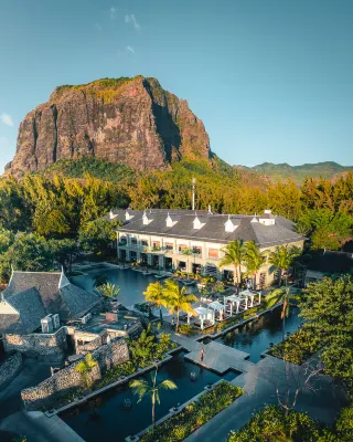 JW Marriott Mauritius Resort Отели рядом с достопримечательностью «Блу Бэй Бич»