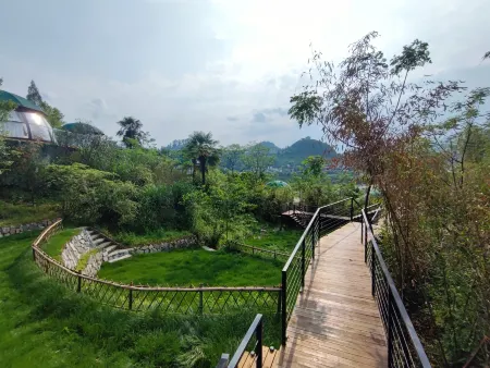 Zhenpuying Homestay (Furong Town Waterfall Branch)