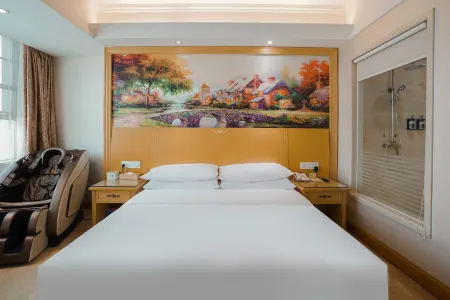 Vienna Hotel (Dongguan Tangxia High Speed Railway South Station)