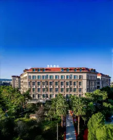 Atour Hotel Kunming Dianchi Park 1903