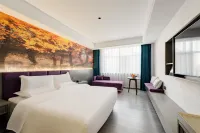 Vyluk Hotel (Hohhot Xinhua Plaza) Hotels near Inner Mongolia Vocational College of Chemical Technology (New Campus) - Teaching Building