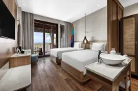 Holiday Inn Resort Bali Canggu Hotels near Udayana University