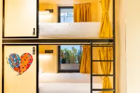 Petit Hostel Palacio Real Hotel dekat Square of Spain