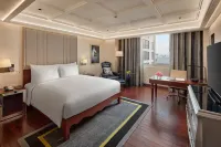 Movenpick Hotel Hanoi Centre Отели рядом с достопримечательностью «Бадинь»