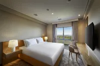 ANA Crowne Plaza Resort Okinawa Uruma Hills(Ansa Okinawa Resort) Hoteles cerca de White Beach